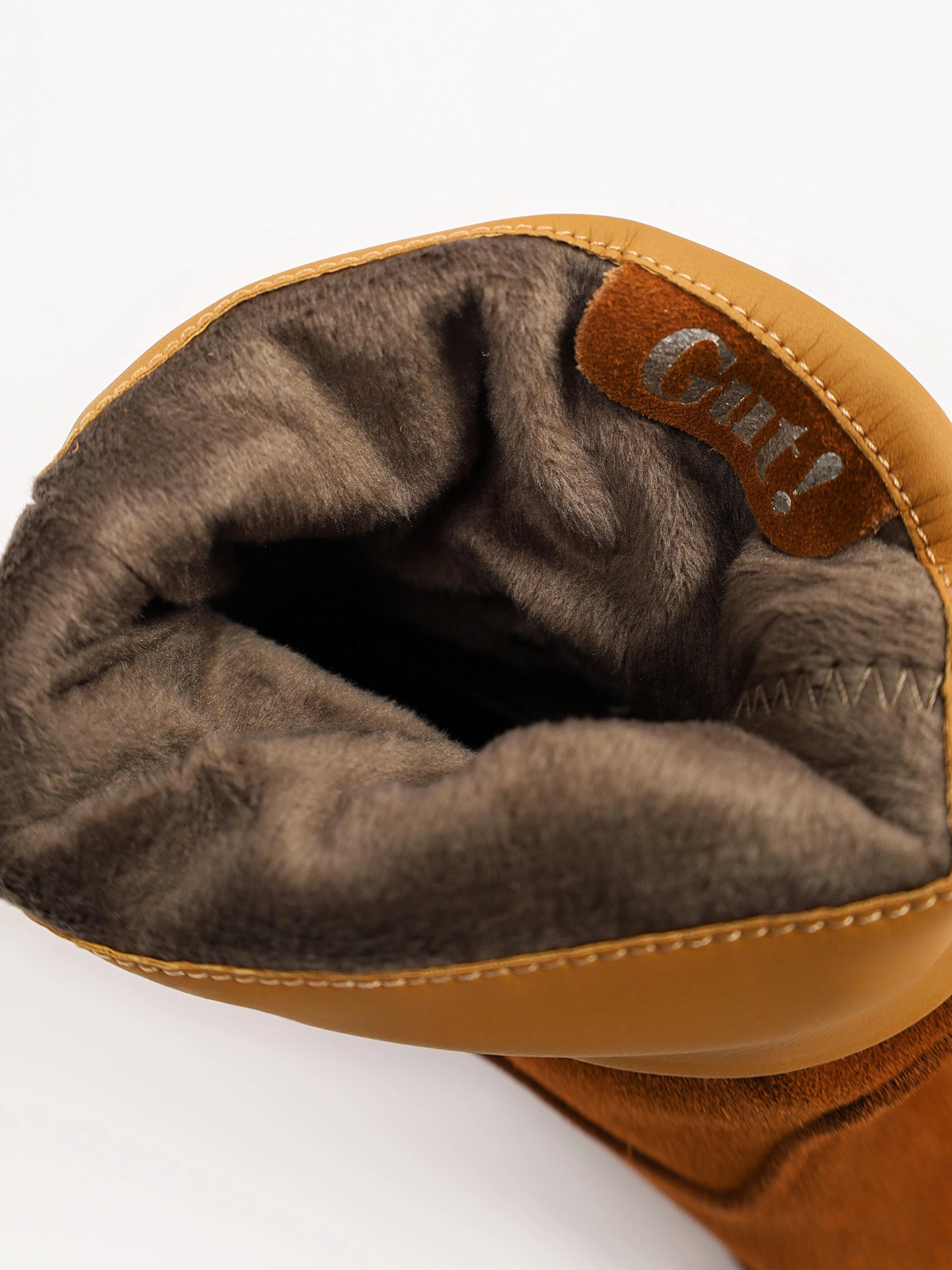 Ботинки рыжего цвета на низком каблуке